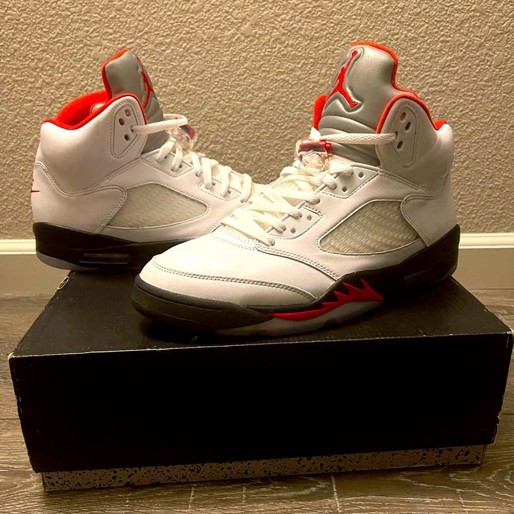 Jordan 5 fire red